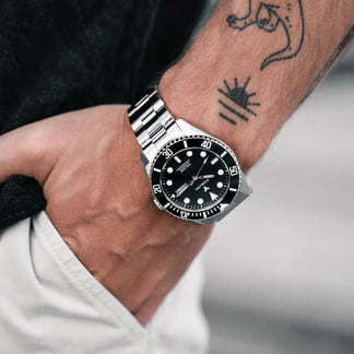 Švýcarské hodinky Oruss Sterling Ascend Submarine – Kovově černé